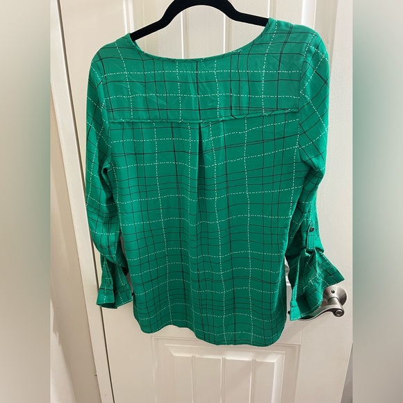 Reitman’s green blouse - Picture 3 of 5
